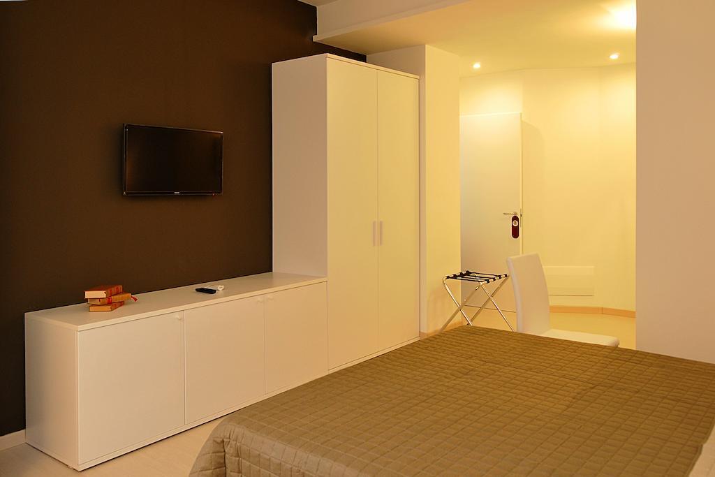 Le Stanze Sul Corso Bed and Breakfast Πεσκάρα Δωμάτιο φωτογραφία