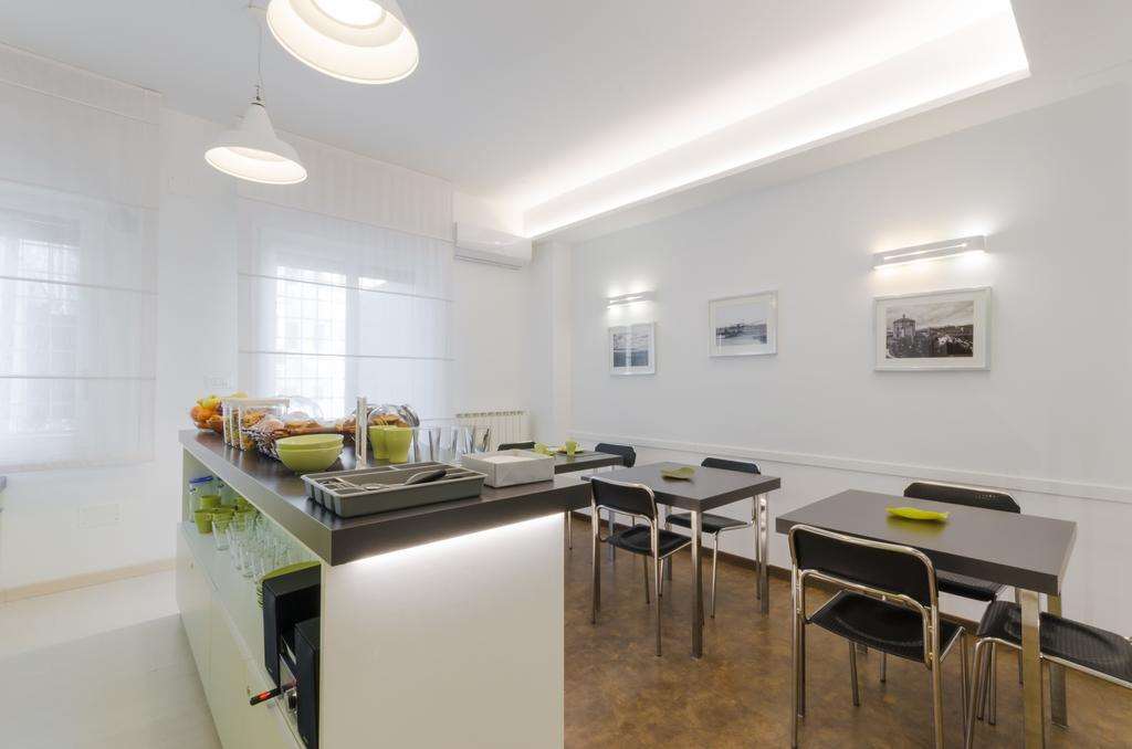 Le Stanze Sul Corso Bed and Breakfast Πεσκάρα Εστιατόριο φωτογραφία
